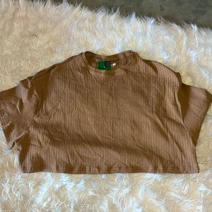 light brown, oversized/cropped tee shirt